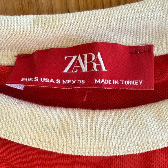 Zara Harry Lambert Red Short Sleeve Tee with White Details - unisex - Picture 2 of 3
